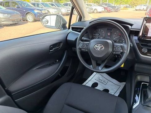 Used 2024 Toyota Corolla LE FWD image 19