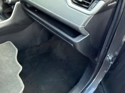 Used 2024 Toyota RAV4 XLE FWD image 41