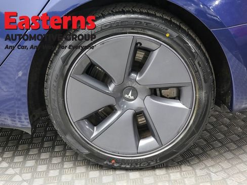 Used 2023 Tesla Model 3 Standard Range image 8