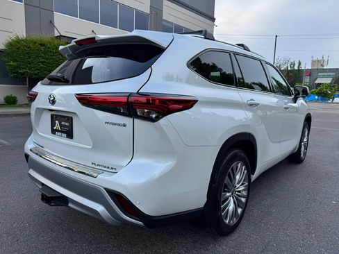 Used 2023 Toyota Highlander Platinum AWD/4WD image 10