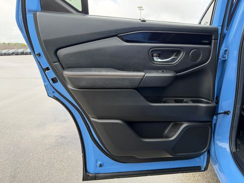 Used 2024 Honda Pilot TrailSport image 25