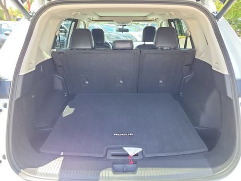 Certified 2025 Nissan Rogue SV w/ SV Premium Package FWD image 9