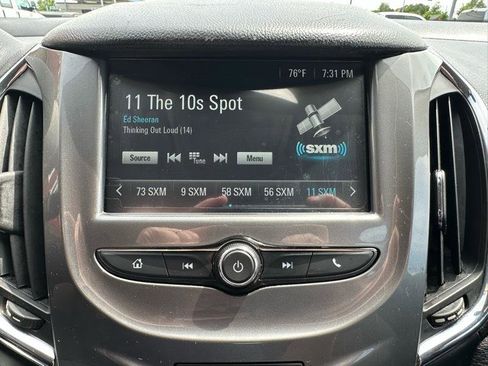Used 2017 Chevrolet Cruze LT FWD image 18