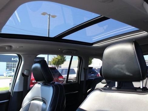 Used 2024 Jeep Grand Cherokee Limited image 18