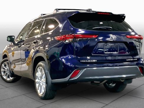 Used 2022 Toyota Highlander Limited AWD/4WD image 12