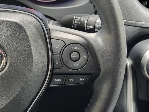 Used 2020 Toyota RAV4 XLE Premium AWD/4WD image 27