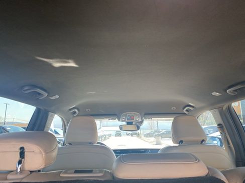 Used 2023 Jeep Grand Cherokee Limited w/ Black Appearance Package image 16