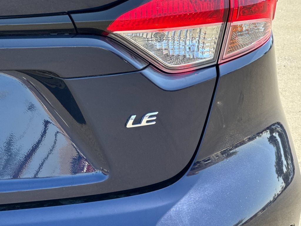 Used 2025 Toyota Corolla LE FWD image 23