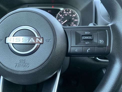 Used 2024 Nissan Rogue S AWD/4WD image 19