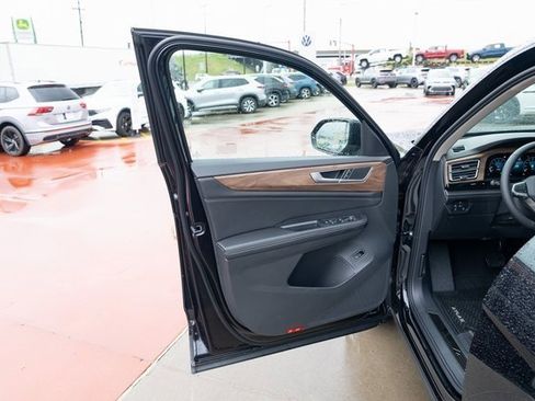 New 2026 Volkswagen Atlas SE image 10