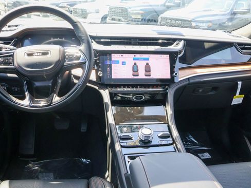 New 2026 Jeep Grand Cherokee Summit AWD/4WD image 17
