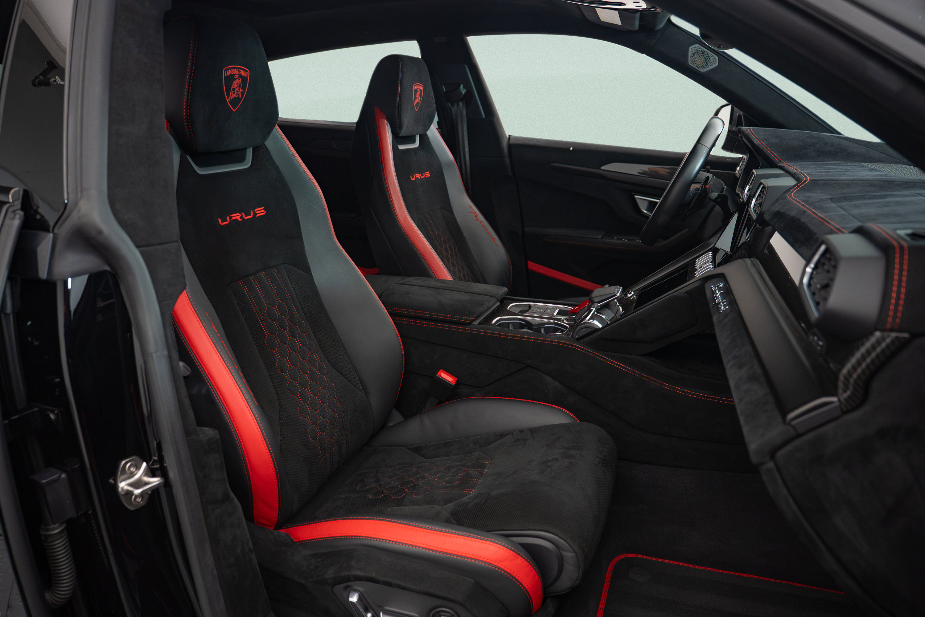 Used 2023 Lamborghini Urus Performante AWD/4WD image 10