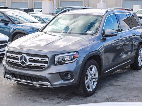 Used 2021 Mercedes-Benz GLB 250 image 3