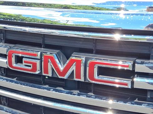 Used 2023 GMC Acadia SLE w/ Driver Convenience Package AWD/4WD image 29
