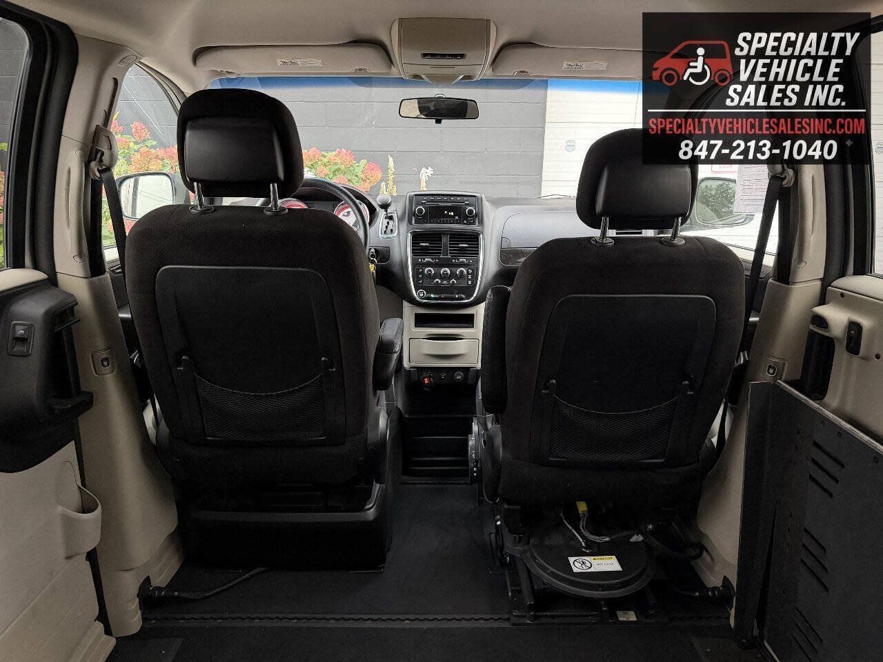 Used 2013 Dodge Grand Caravan SXT FWD image 33