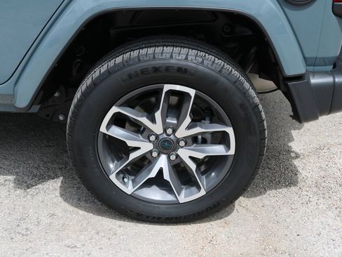 Used 2024 Jeep Wrangler Unlimited w/ Convenience Group image 9