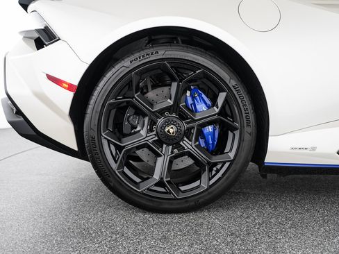 Used 2023 Lamborghini Huracan Tecnica RWD image 30