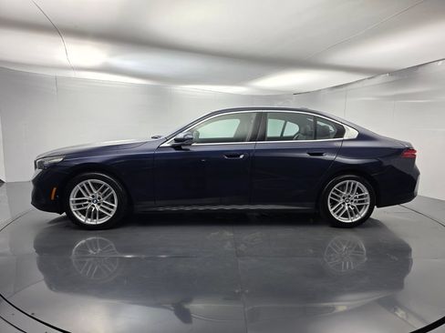 Certified 2024 BMW 530i w/ Premium Package RWD image 7