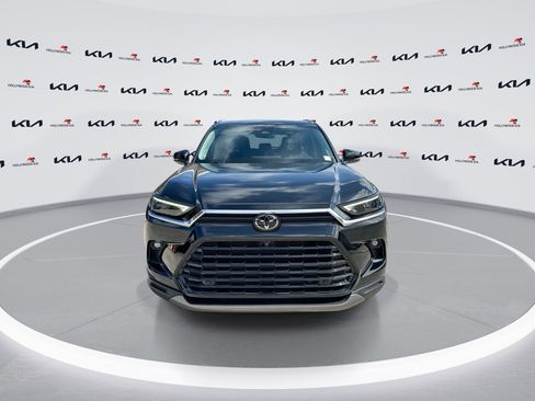 Used 2024 Toyota Grand Highlander Limited image 3