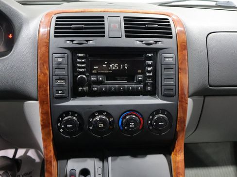 Used 2004 Kia Sedona LX FWD image 21
