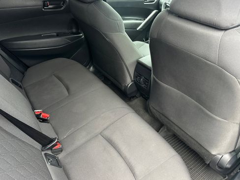 Used 2024 Toyota Corolla Cross LE image 18