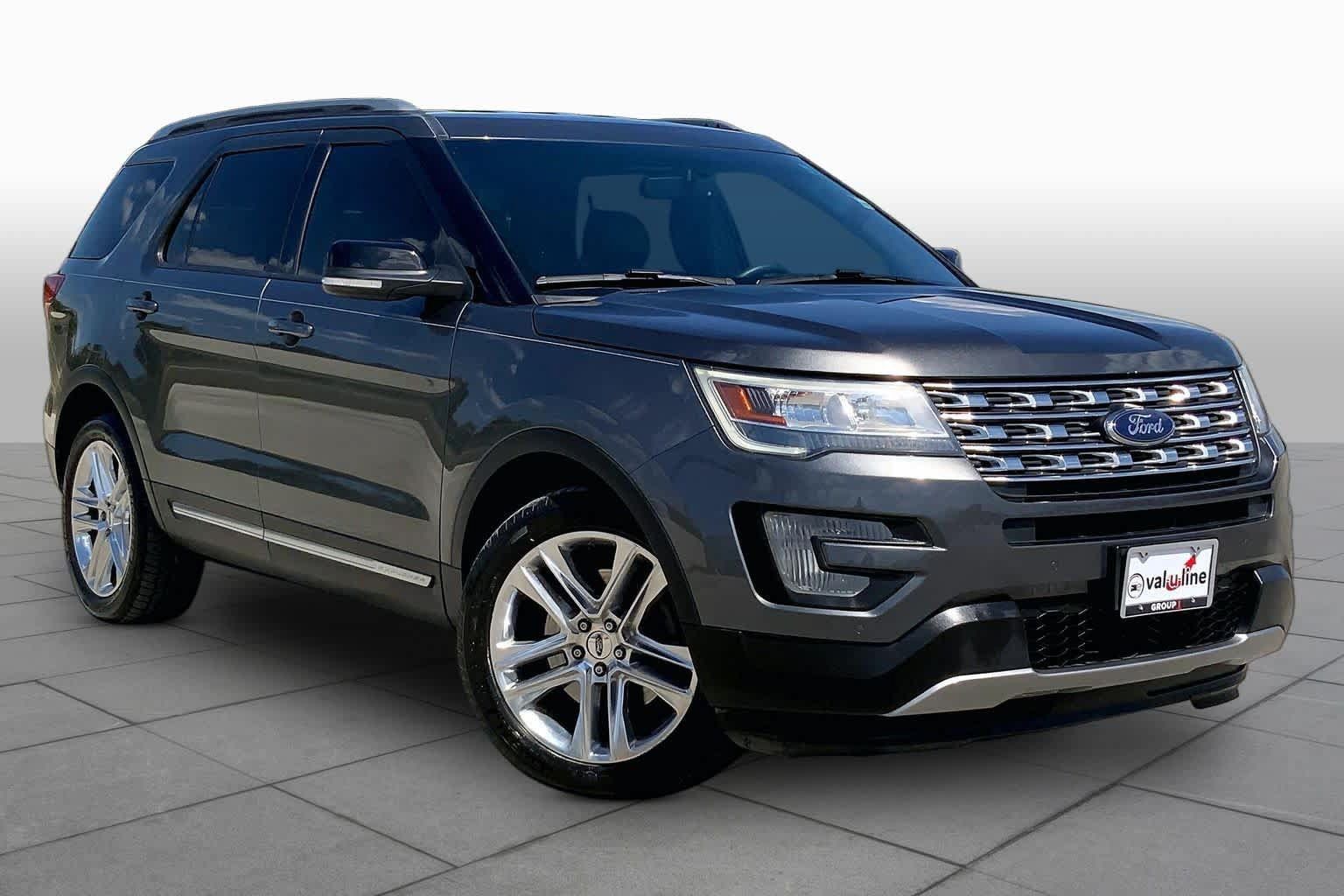 Used 2016 Ford Explorer XLT w/ Equipment Group 202A FWD image 3
