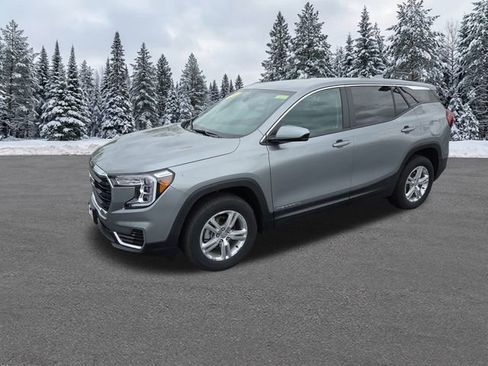Used 2024 GMC Terrain SLE image 1