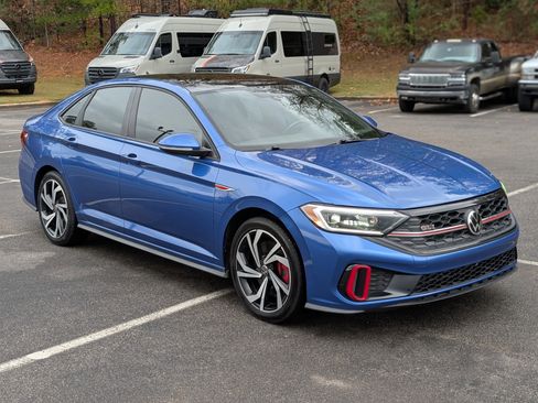 Used 2022 Volkswagen Jetta GLI Autobahn image 11