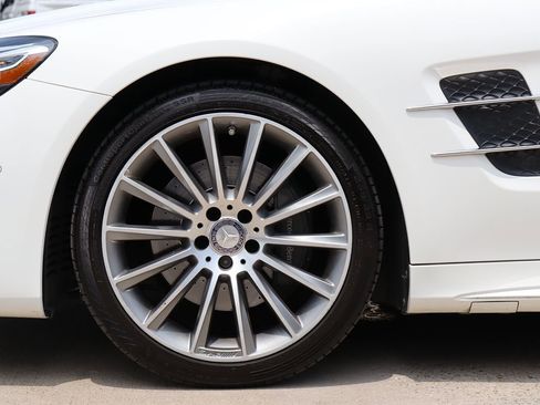 Used 2017 Mercedes-Benz SL 550 w/ Driver Assistance Package image 50