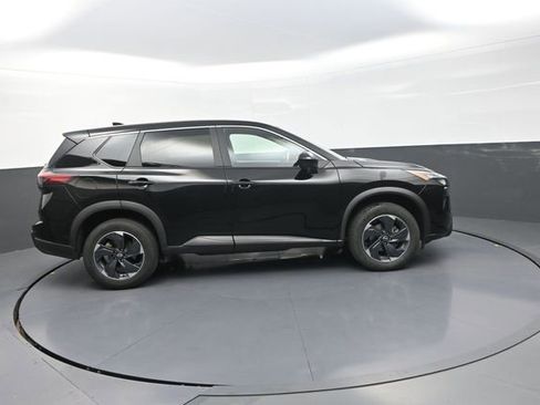 Used 2024 Nissan Rogue SV AWD/4WD image 10