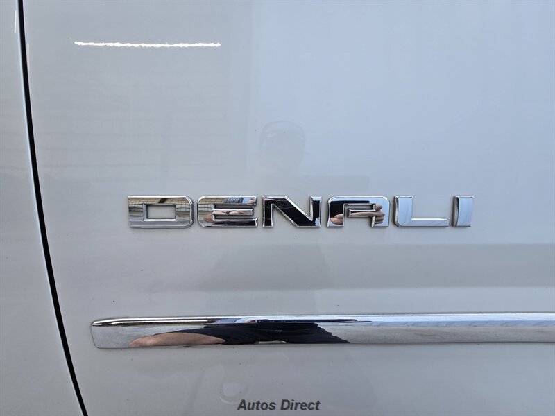 Used 2017 GMC Yukon Denali w/ Open Road Package AWD/4WD image 40