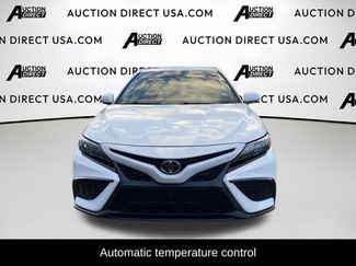 Used 2021 Toyota Camry SE video 2