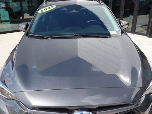 Used 2025 Subaru Crosstrek 2.0i Premium image 10