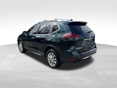 Used 2020 Nissan Rogue SV image 3