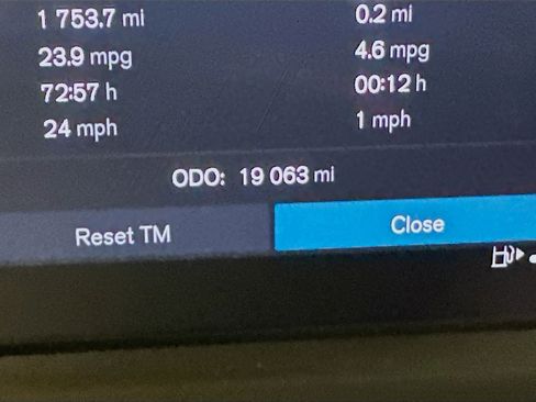 Used 2025 Volvo XC60 B5 Core AWD/4WD image 19