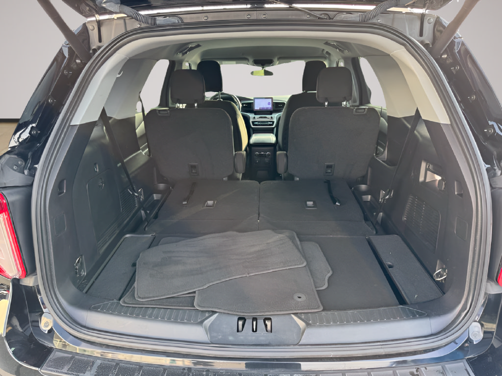 Used 2022 Ford Explorer XLT AWD/4WD image 42
