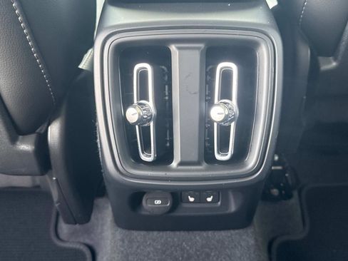 Certified 2024 Volvo XC40 B5 Plus w/ Climate Package image 15