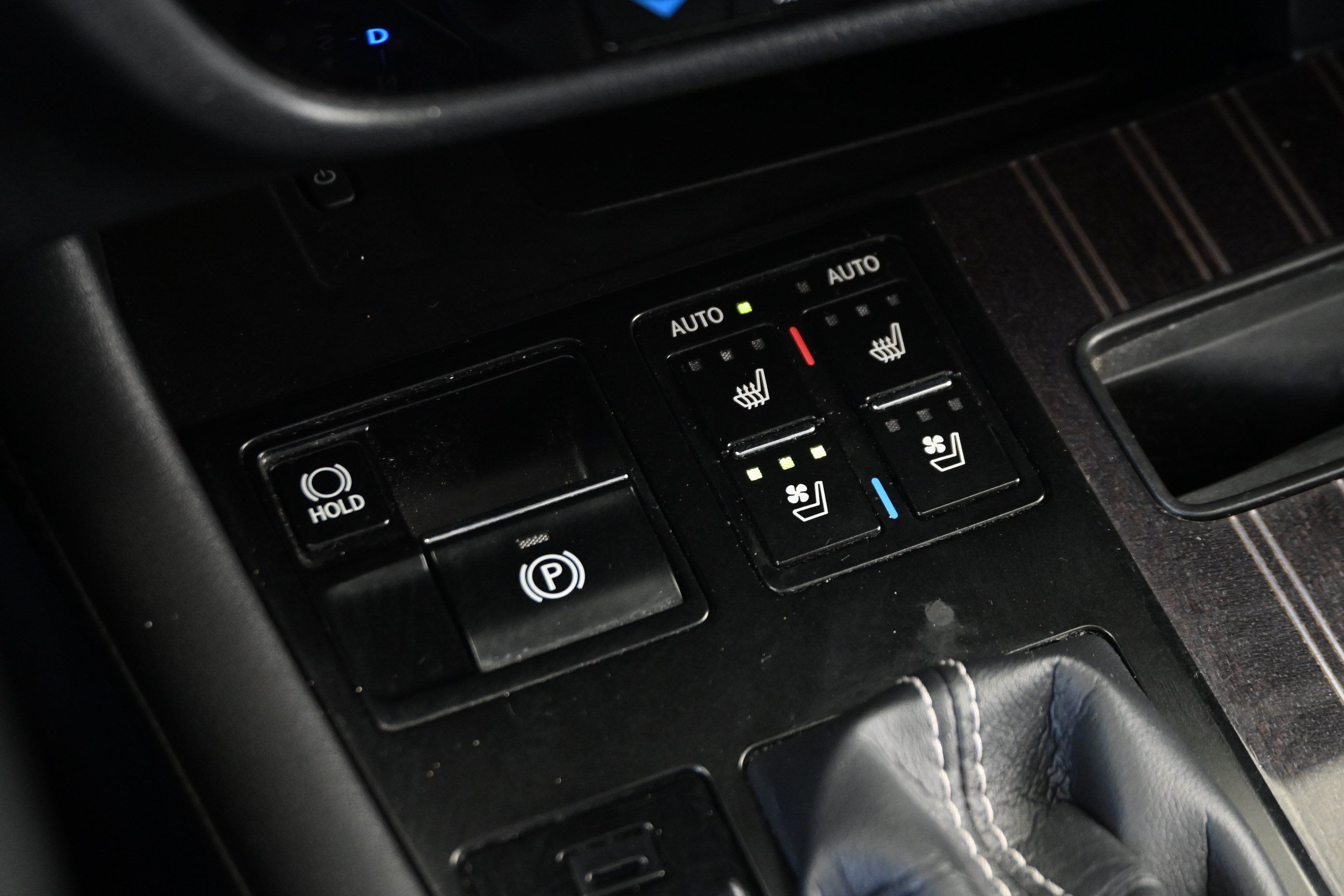 Used 2021 Lexus RX 450h AWD w/ Luxury Package image 22
