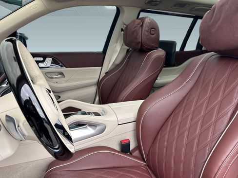 Used 2025 Mercedes-Benz Maybach GLS 600 4MATIC image 30