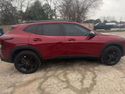 Used 2024 Chevrolet Trax ACTIV w/ Driver Confidence Package image 9