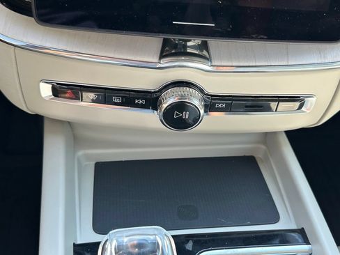 Used 2026 Volvo XC60 B5 Ultra w/ Protection Package Premier AWD/4WD image 28