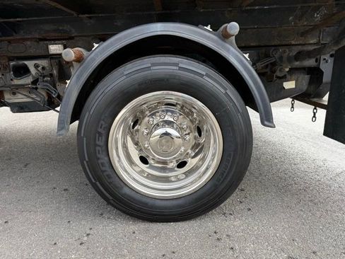 Certified 2017 Ford F550 4x4 Regular Cab Super Duty image 40