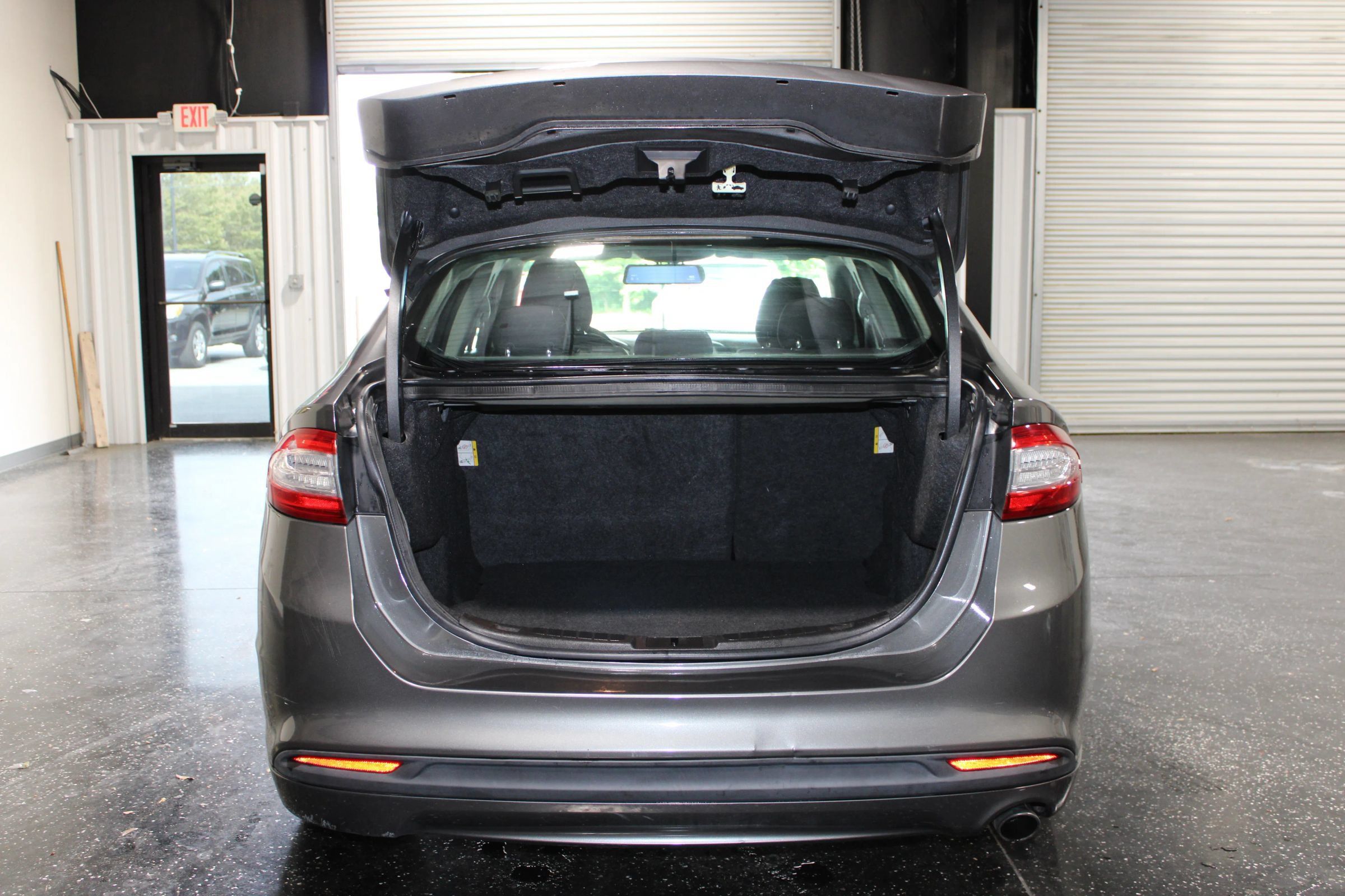 Used 2014 Ford Fusion SE FWD image 27