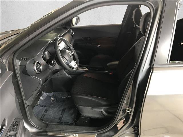 Used 2021 Nissan Kicks SR w/ Interior Electronics Package FWD image 12