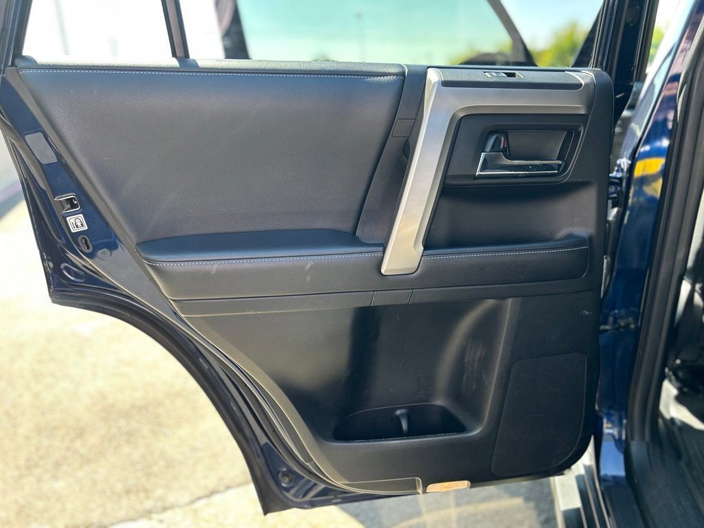 Used 2019 Toyota 4Runner SR5 AWD/4WD image 20