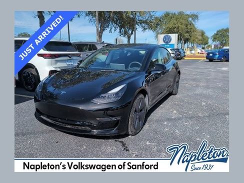 Used 2023 Tesla Model 3 Standard Range image 1