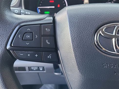 Used 2023 Toyota Sienna LE image 22
