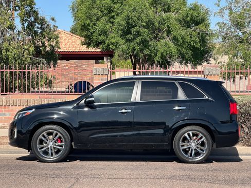 Used 2014 Kia Sorento SX w/ 3rd Row Package image 3
