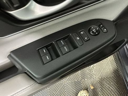 Used 2017 Honda CR-V EX-L image 10