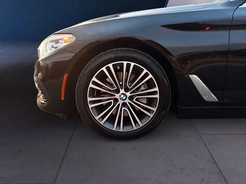 Used 2018 BMW 530i xDrive w/ Premium Package AWD/4WD image 9